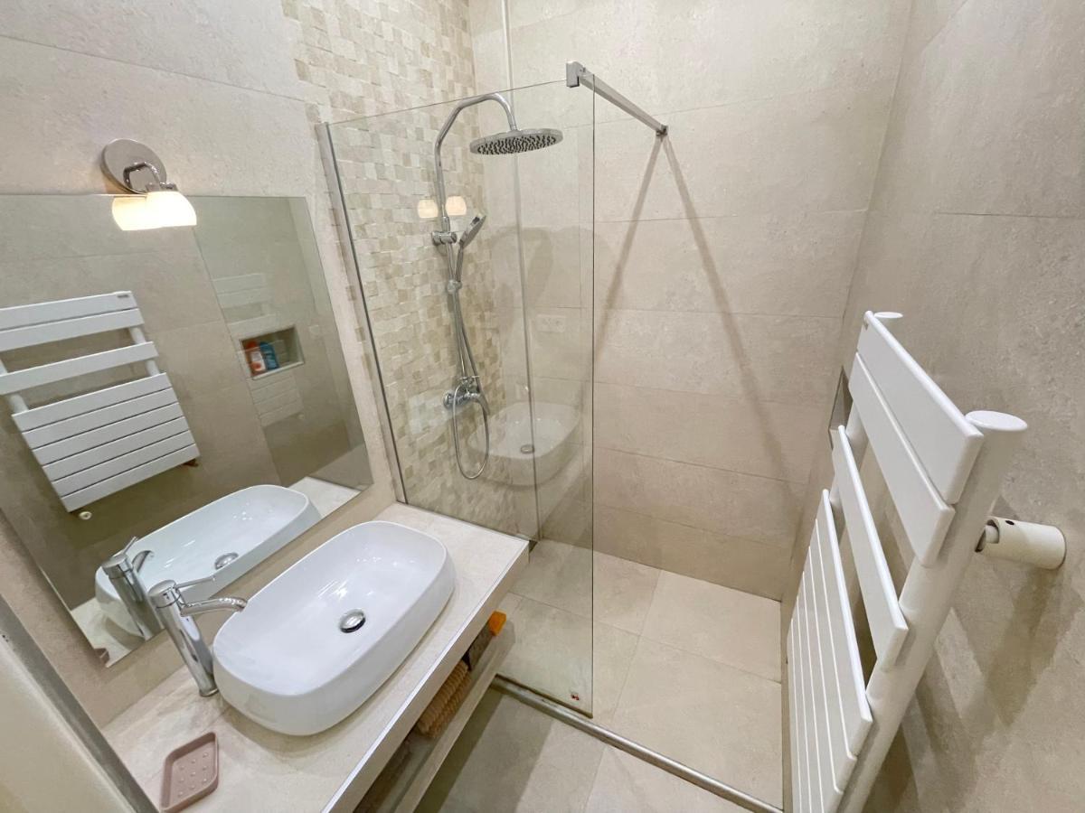 Nice Renting - Penchienatti - Spacious Apartment - 2 Bedrooms - King Bed - View Heart Of Nice Luaran gambar